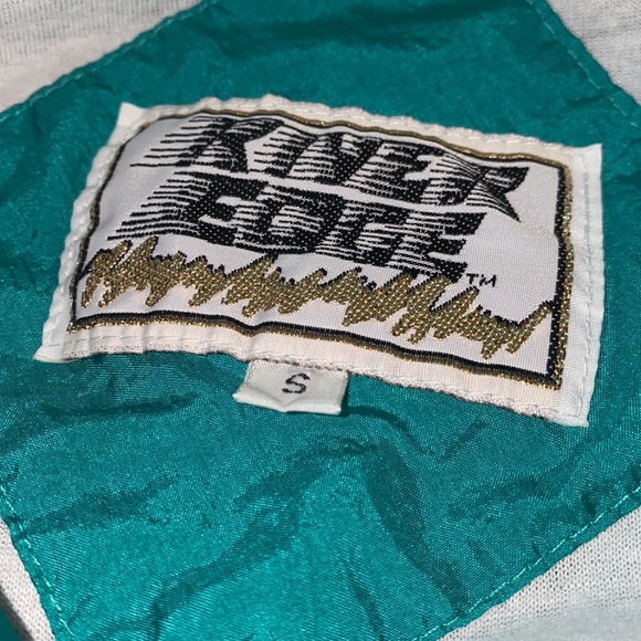 River Edge wind breaker - Picture 3 of 3